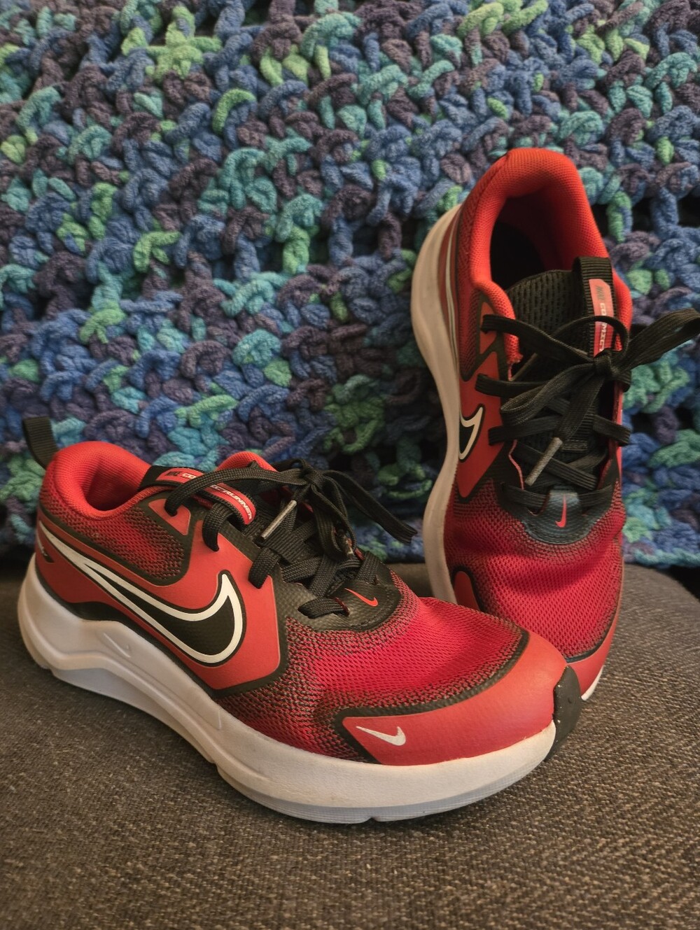 Big Kids Red And Black Nike Size 4